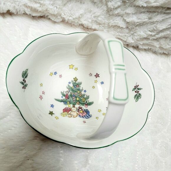 Nikko Ceramics Other - VTG Nikko Happy Holidays Christmastime Candy Basket With Handle Teddy Bear Tree